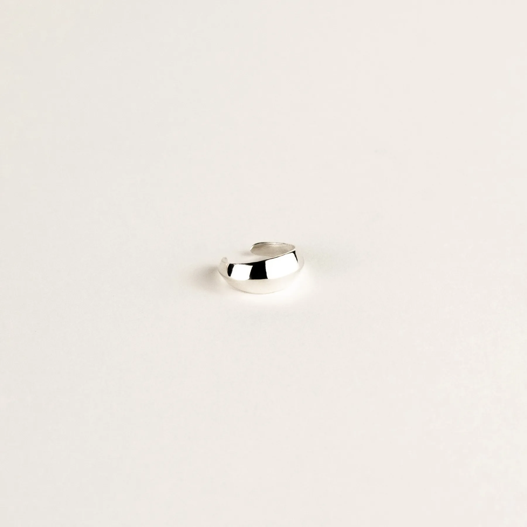 dune_ear_cuff_0.webp SarahBijoux Dune Ear Cuff