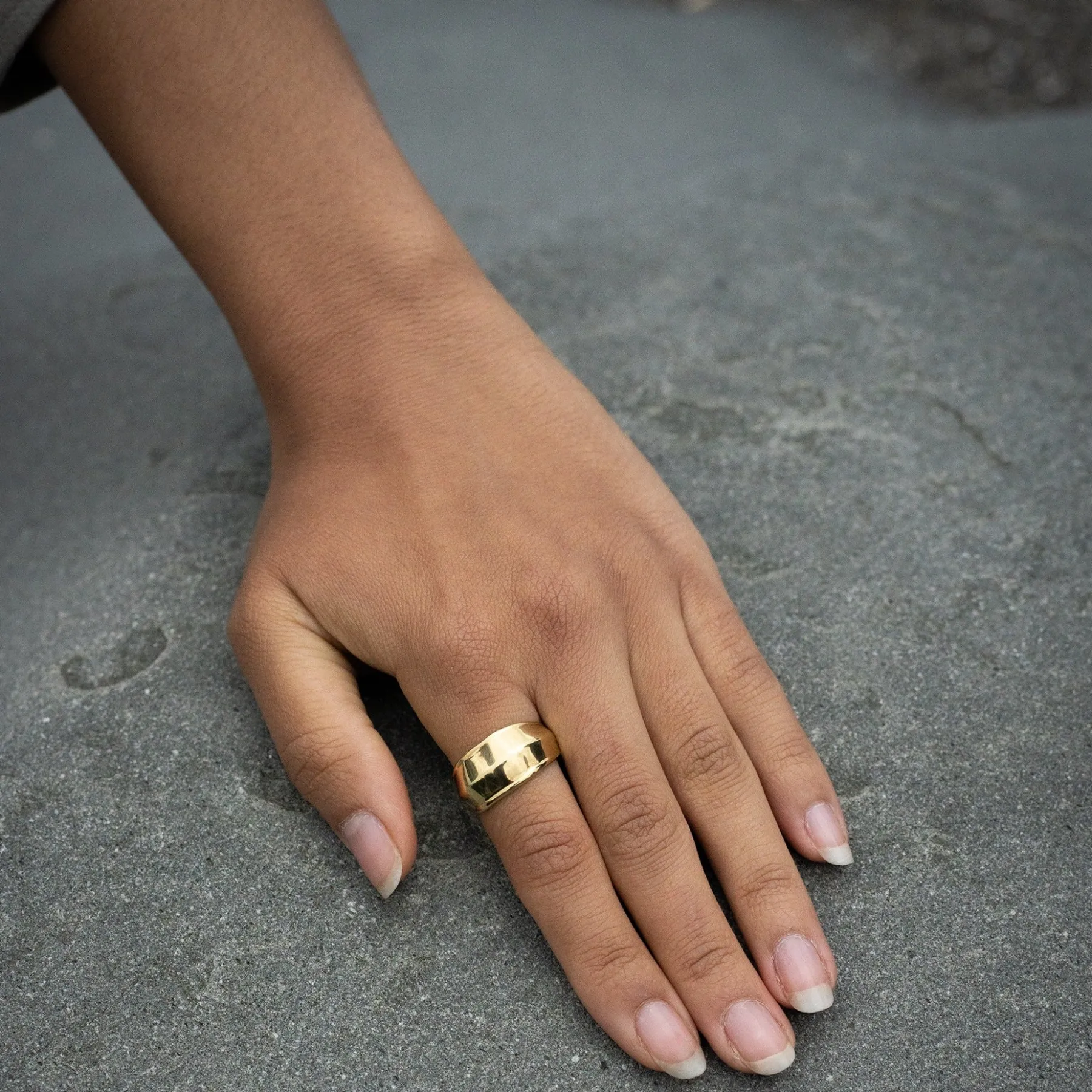 dune_gold_ring_1.webp SarahBijoux Dune gold ring