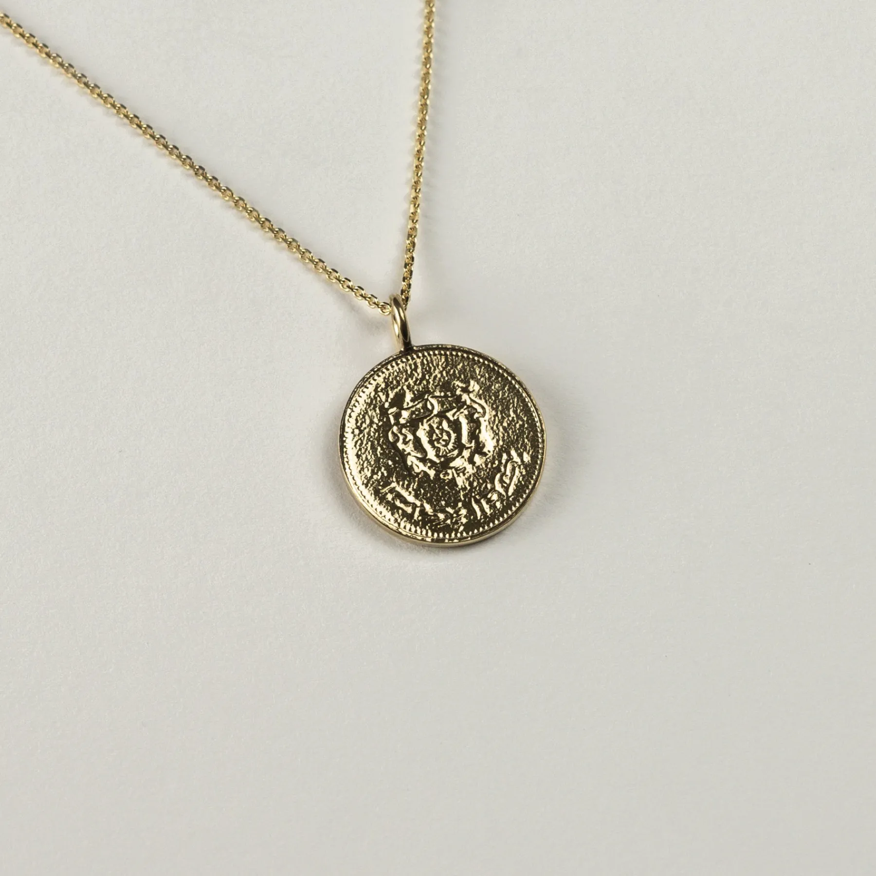 fez_gold_necklace_1.webp SarahBijoux Fez Gold Necklace