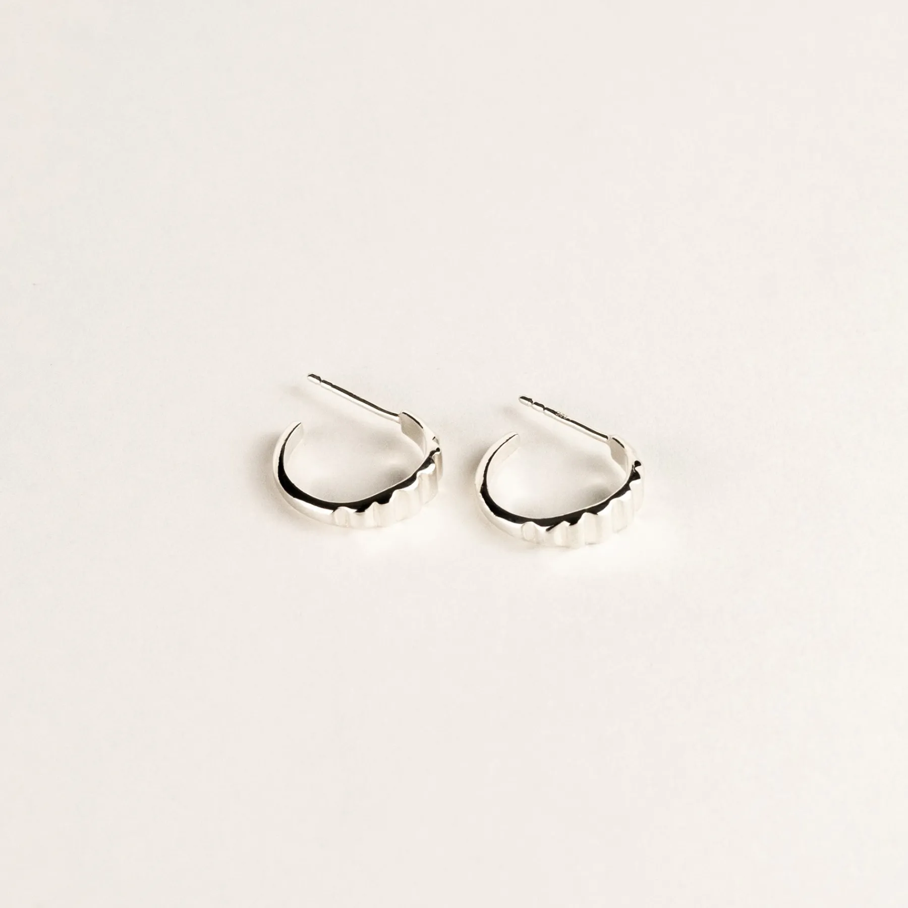 flow_hoops_0.webp SarahBijoux Flow hoops