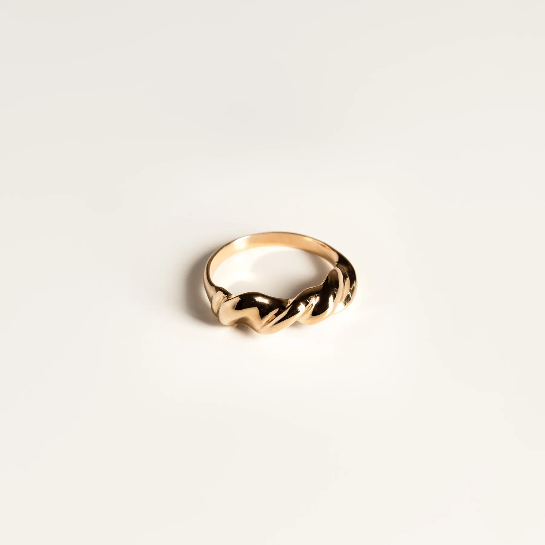 knot_gold_ring_0.webp SarahBijoux Knot Gold Ring