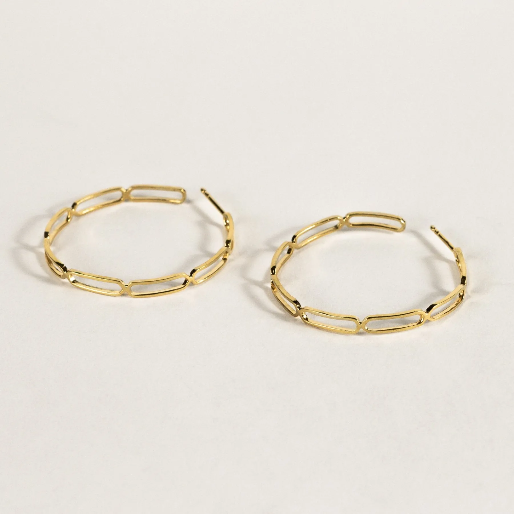 large_paper_clip_gold_vermeil_hoops_0.webp SarahBijoux Large Paper Clip Gold Vermeil Hoops