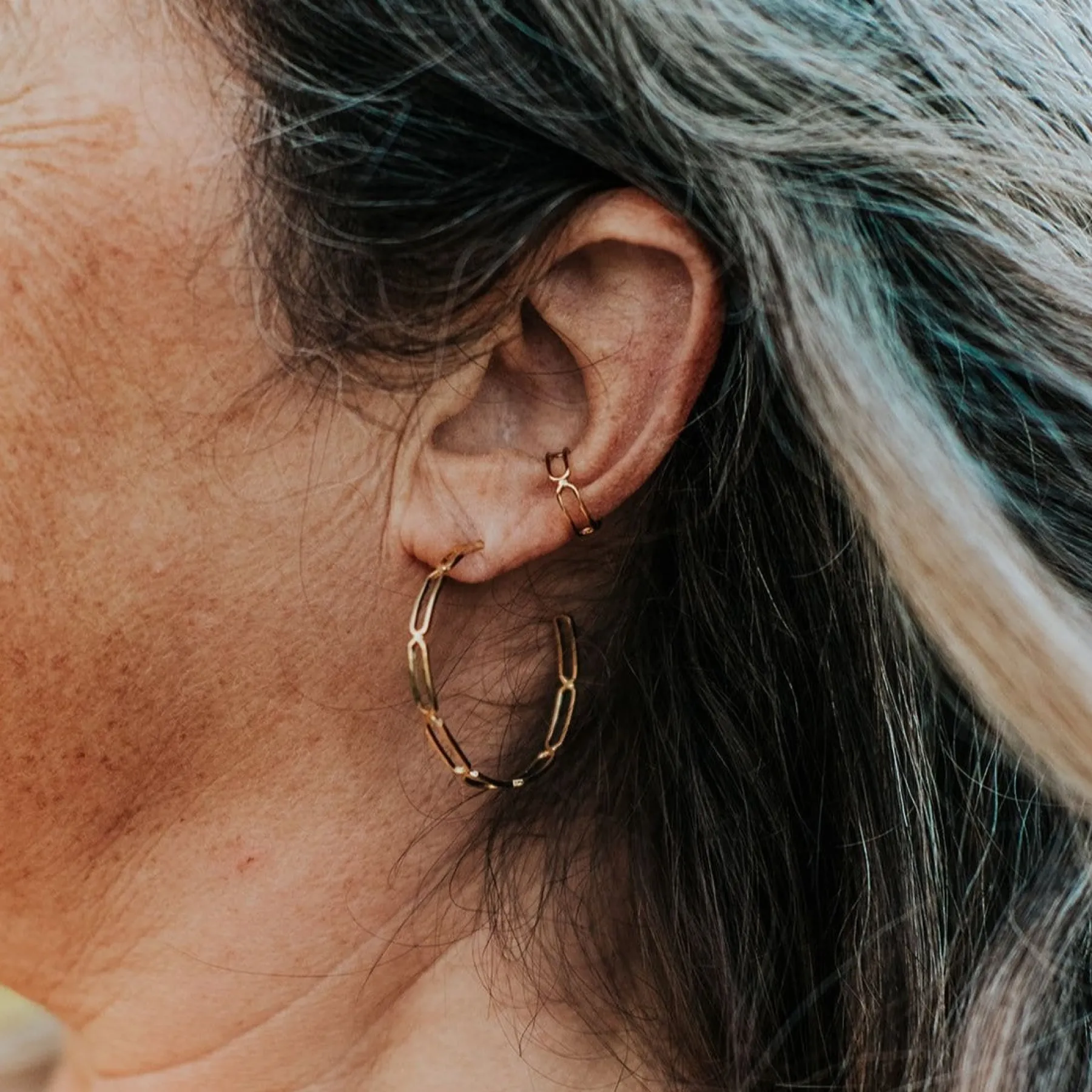 large_paper_clip_gold_vermeil_hoops_1.webp SarahBijoux Large Paper Clip Gold Vermeil Hoops