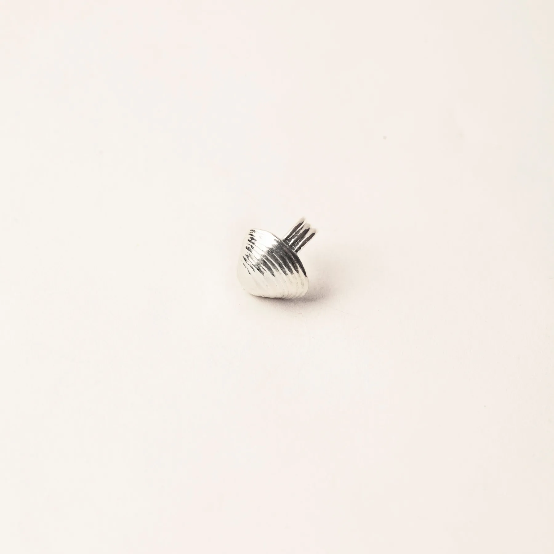 shell_ear_cuff_0.webp SarahBijoux Shell Ear Cuff