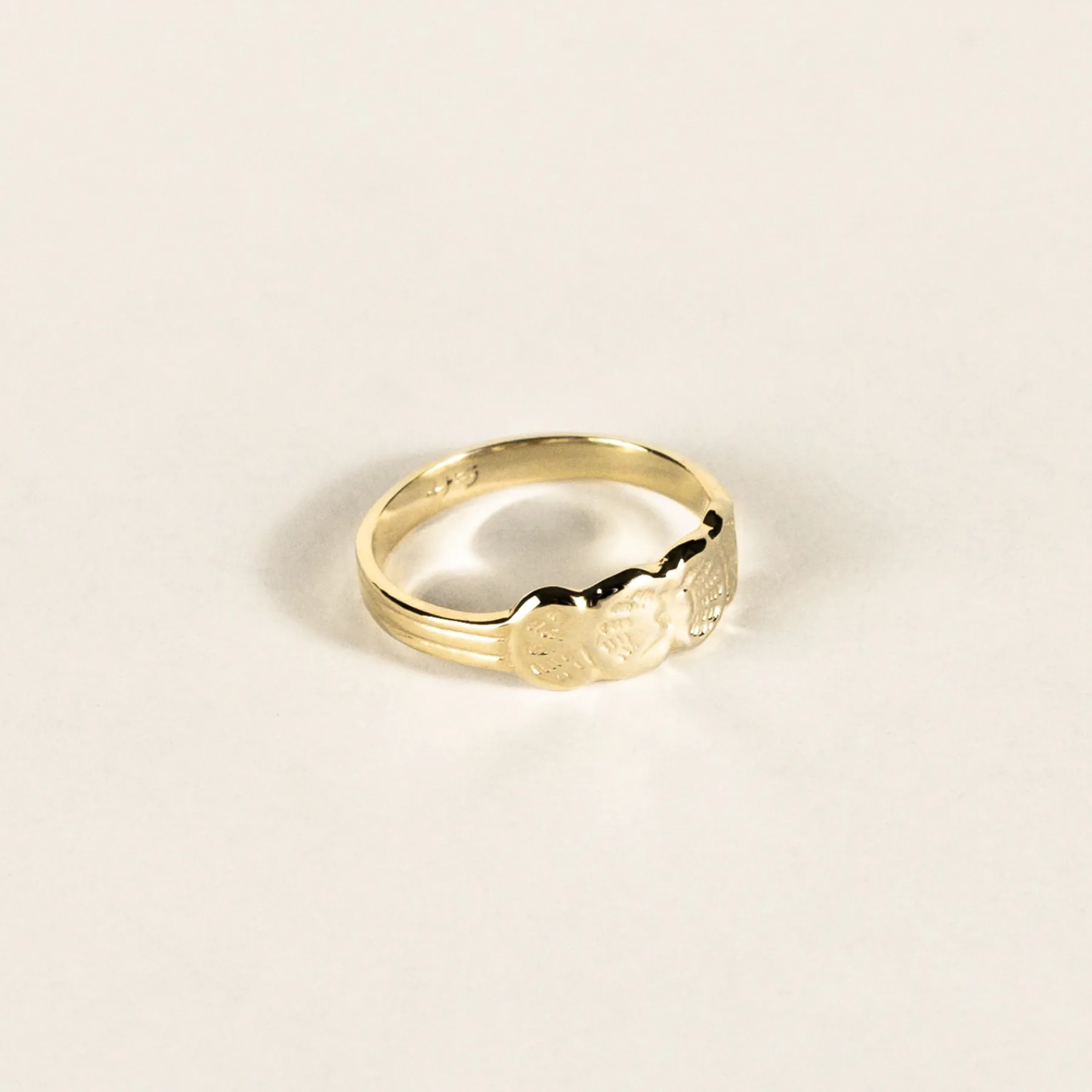 shell_gold_ring_0.webp SarahBijoux Shell Gold Ring