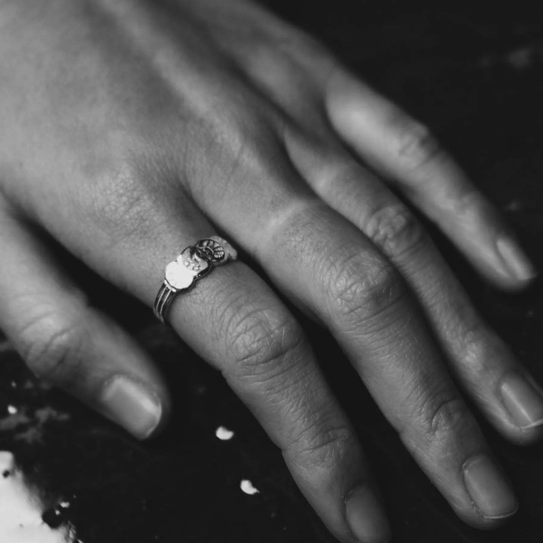 shell_gold_ring_1.webp SarahBijoux Shell Gold Ring