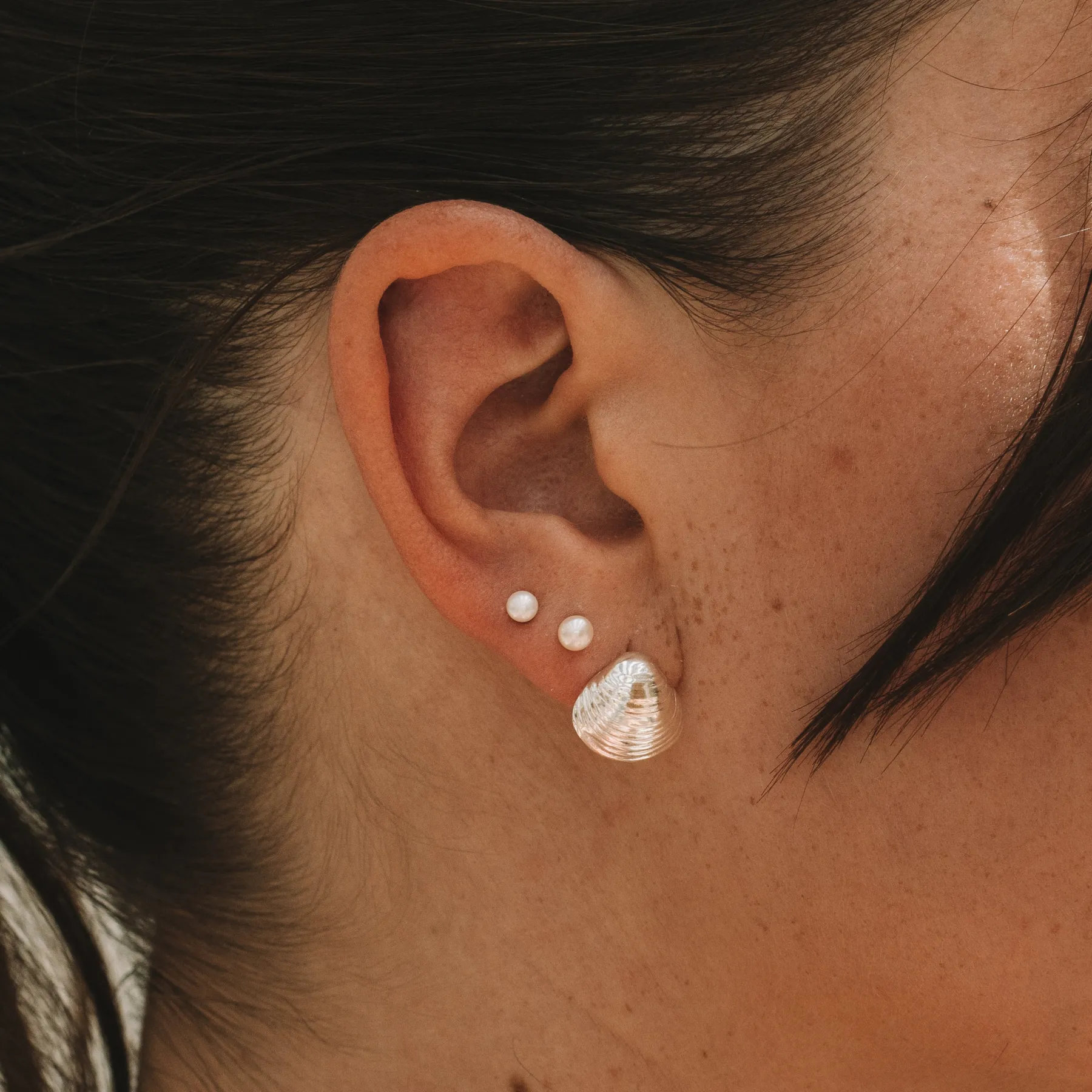 shell_studs_1.webp SarahBijoux Shell Studs
