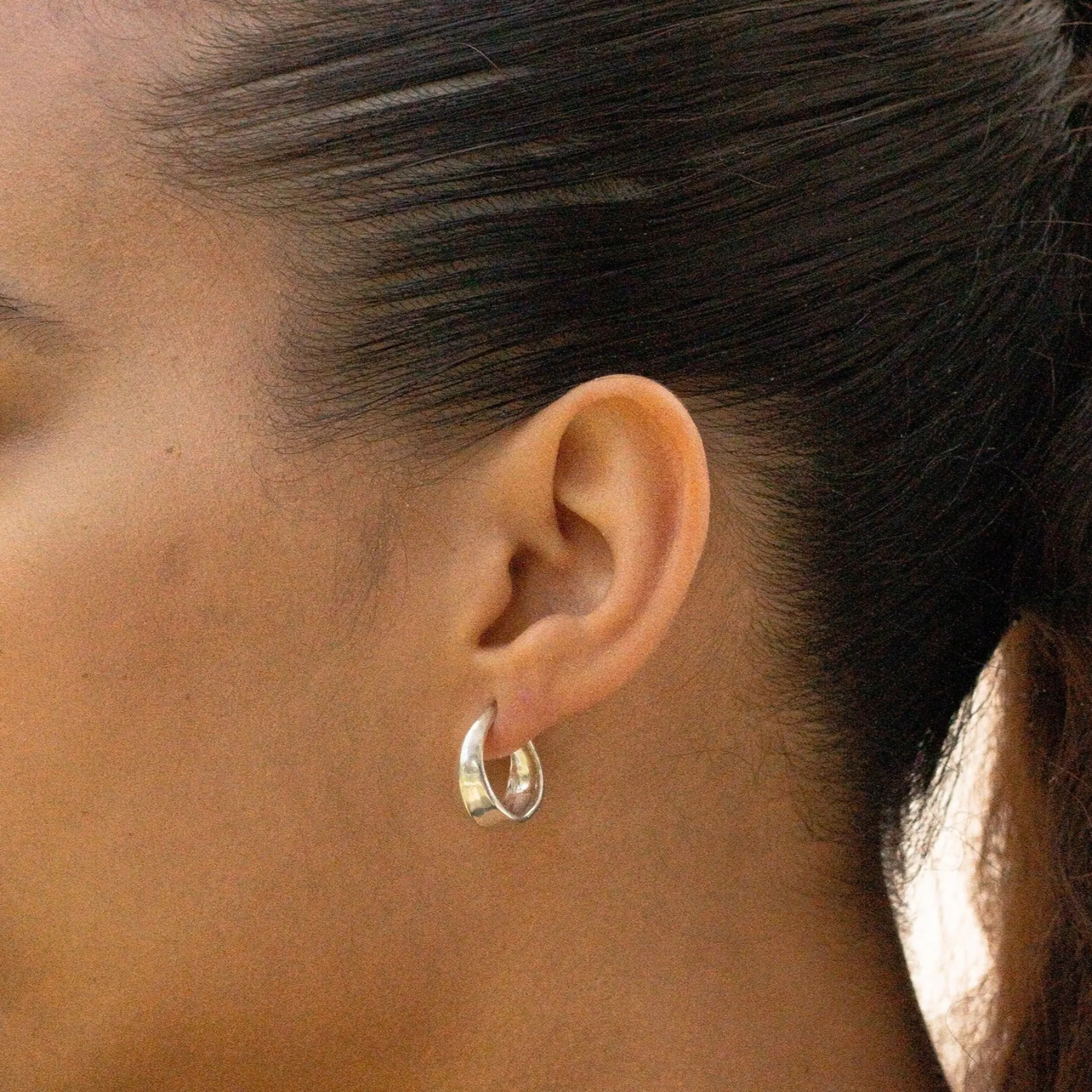 small_dune_hoops_1.webp SarahBijoux Small dune hoops
