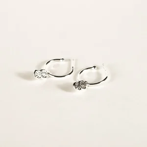 SarahBijoux Small Shell Pendant Hoops