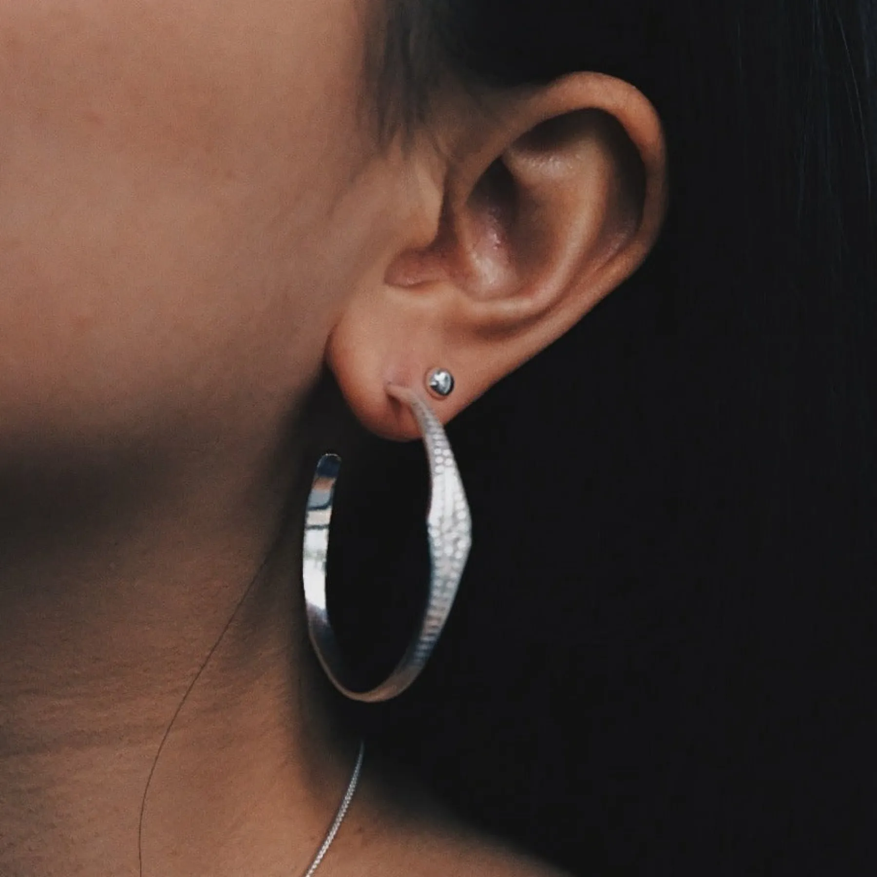 tide_gold_vermeil_hoops_1.webp SarahBijoux Tide Gold Vermeil Hoops